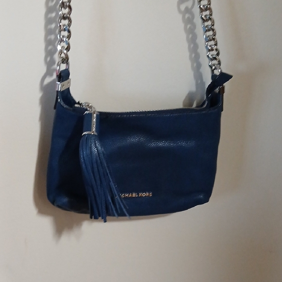 MICHAEL KORS Navy Crossbody Bag with Silver Chain Strap - Picture 3 of 6